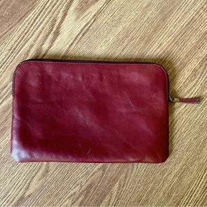 Madewell Italian Leather Pouch in Burgundy